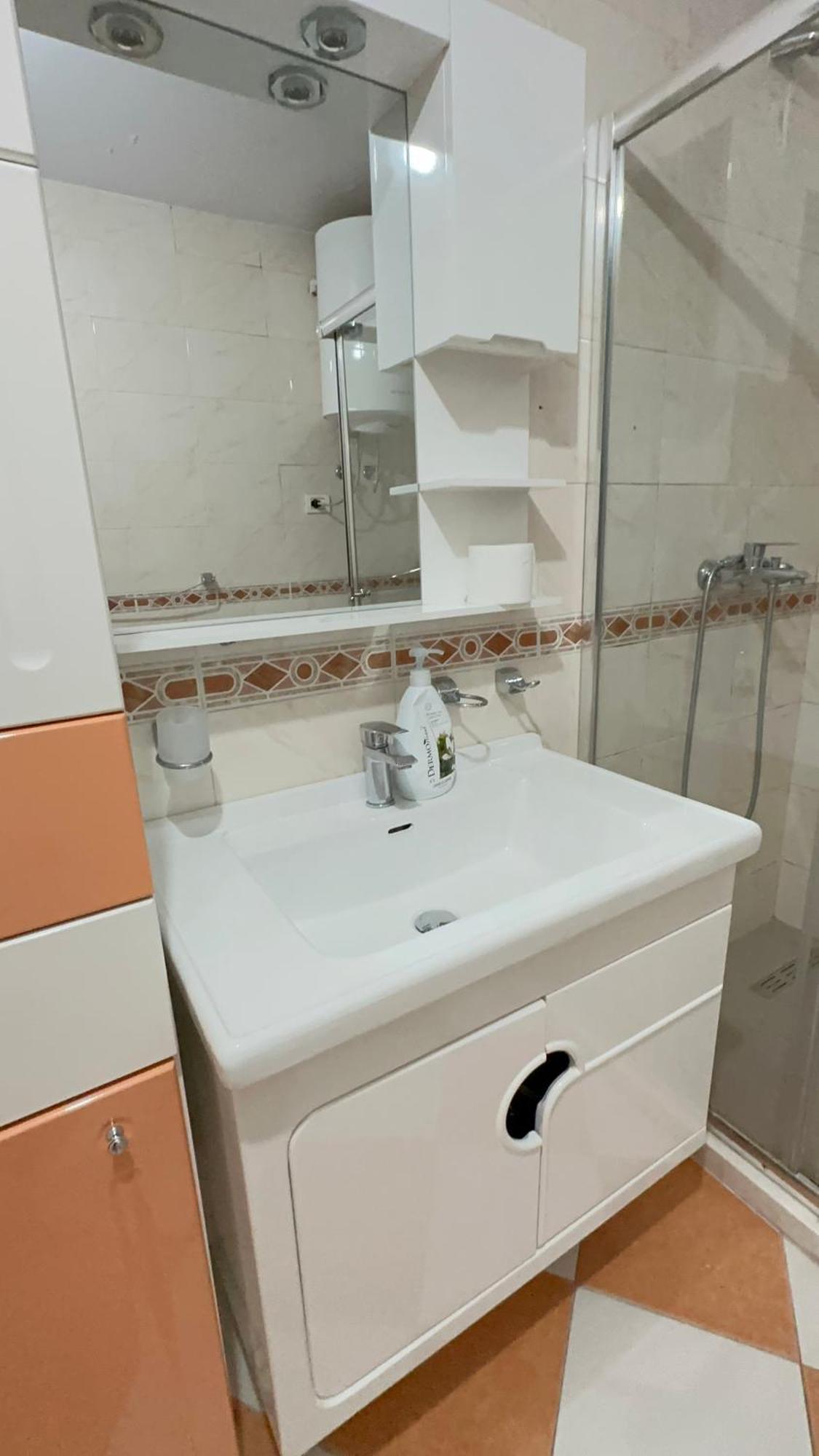 Square Inn Tiran Dış mekan fotoğraf
